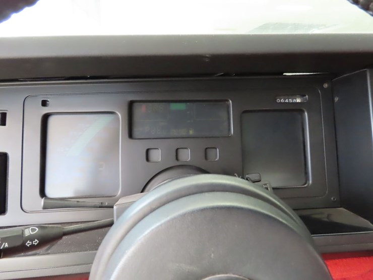 1985-chevrolet-corvette-image-31