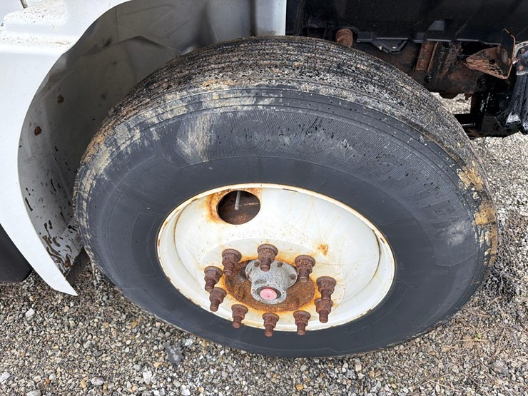 2018-hino-338-image-13