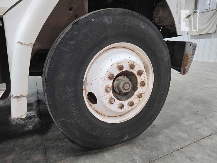 1994-freightliner-fl70-image-20