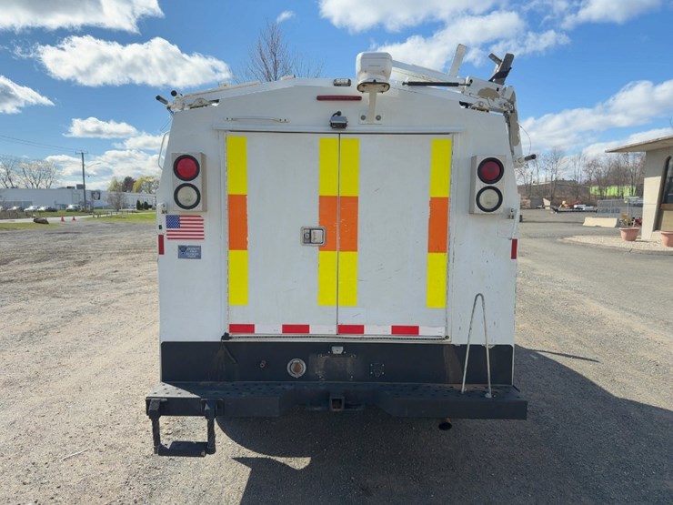 2015-chevrolet-silverado-3500hd-image-4