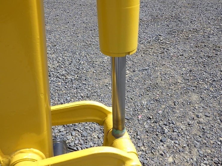 komatsu-pc28uu-image-20