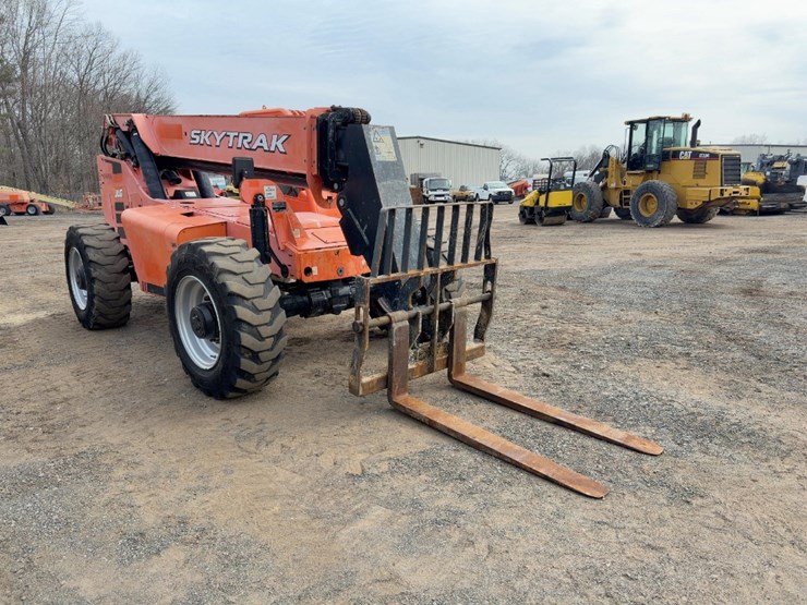 2018-sky-trak-8042-image-7