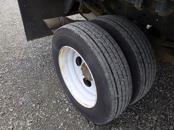 2011-ford-f550-image-19