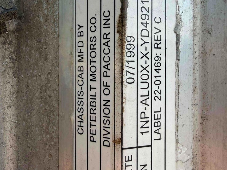 2000-peterbilt-357-image-27