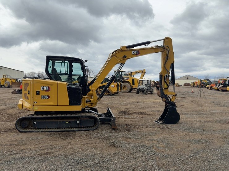 2022-caterpillar-306-image-6