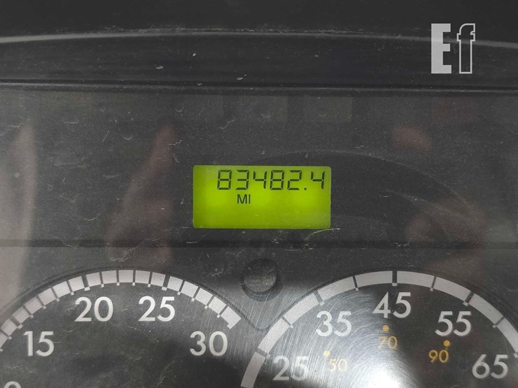 2015-freightliner-business-class-m2-106-image-12