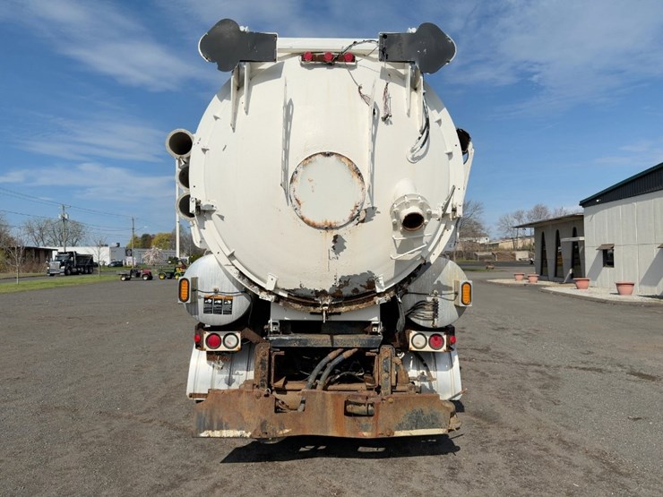 2006-international-7400-image-4