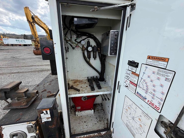 2019-peterbilt-337-image-19