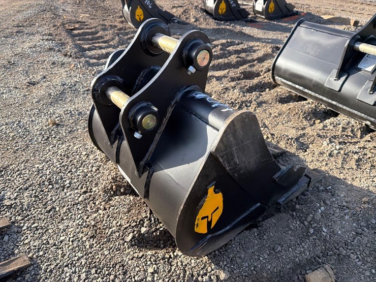 caterpillar-303-image-2