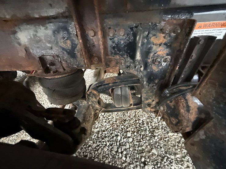 2010-massey-ferguson-8-image-32