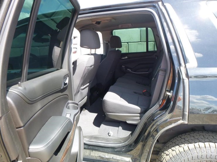 2019-chevrolet-tahoe-image-12
