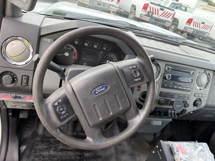 2012-ford-f550-image-19