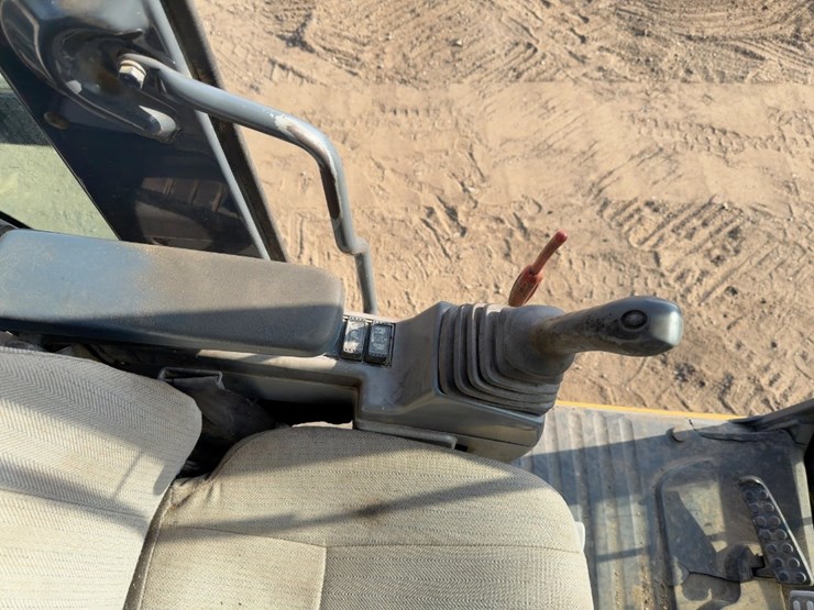 2008-deere-160d-lc-image-36