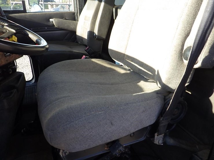 1999-international-9300-image-40