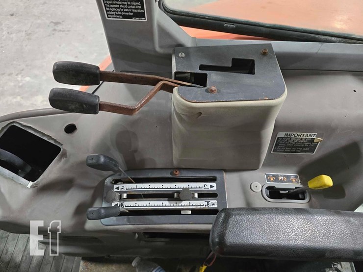 2012-kubota-m108s-image-23