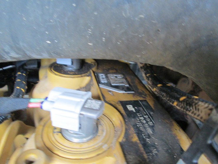 2022-caterpillar-259d3-image-19