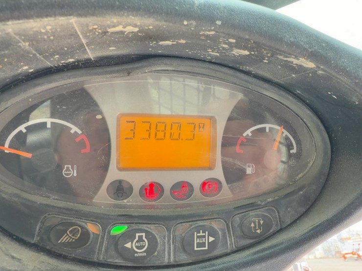 2019-bobcat-s570-image-22