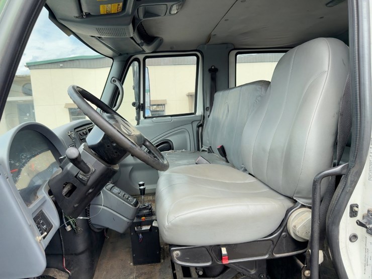 2007-international-durastar-4400-image-31