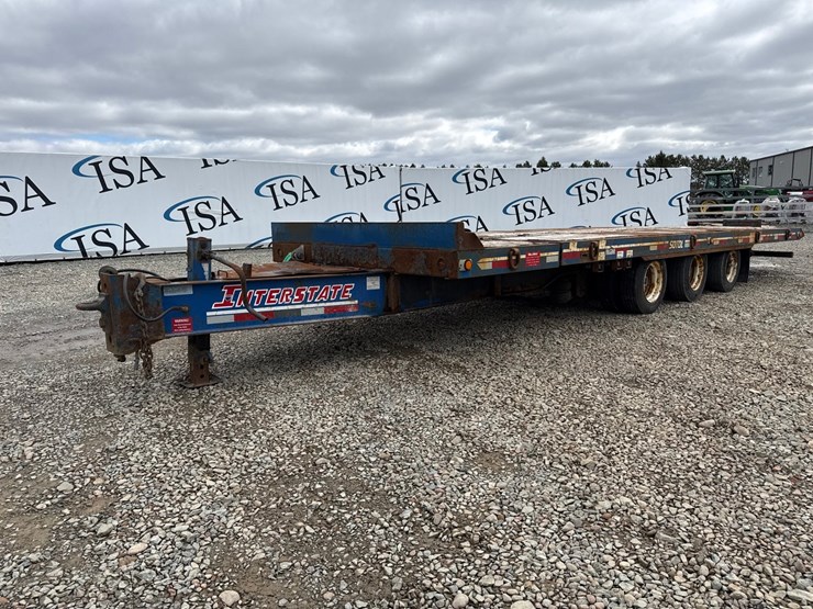 2018-massey-ferguson-8-image-1