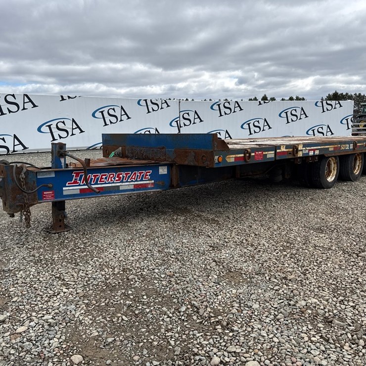 2018 MASSEY-FERGUSON 8