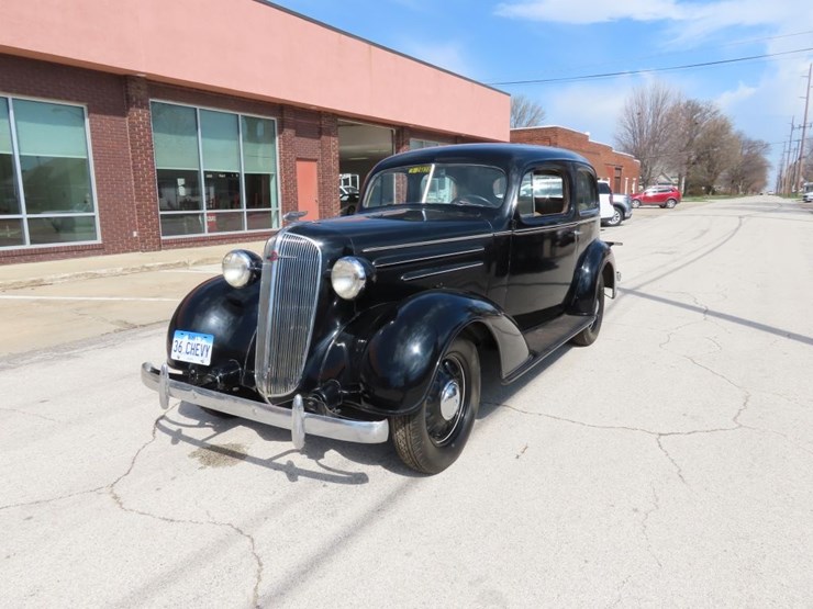 1936-chevrolet-2dr-town-sedan-image-14