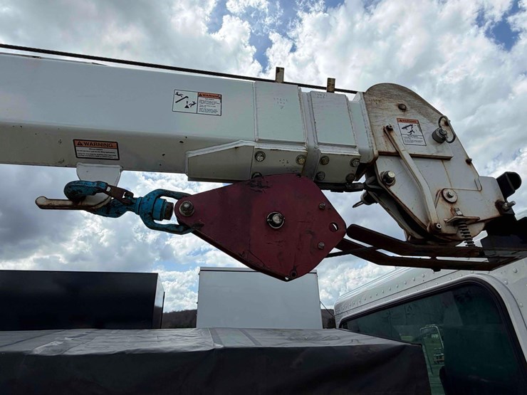 2019-peterbilt-337-image-16