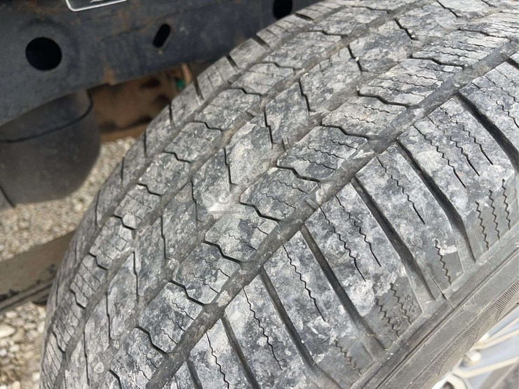 2020-ford-f150-image-60