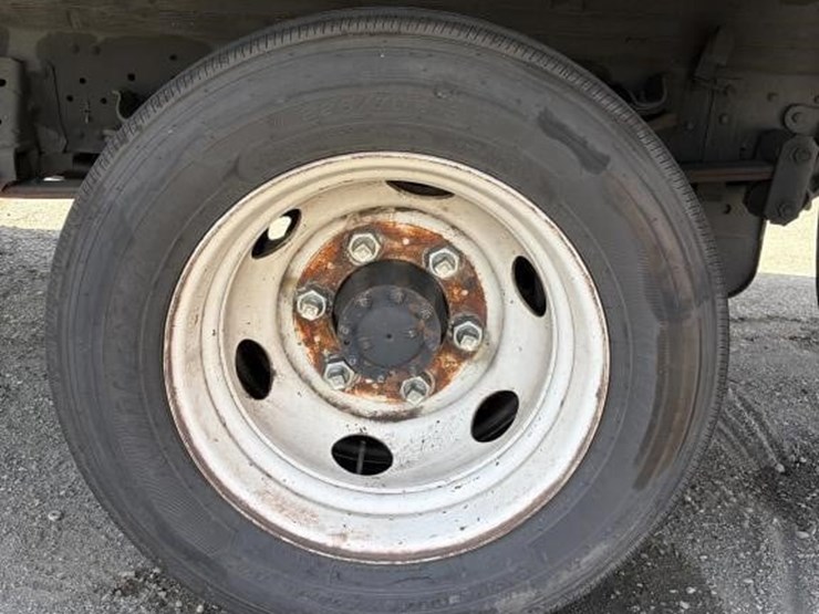 2001-gmc-w4500-image-5