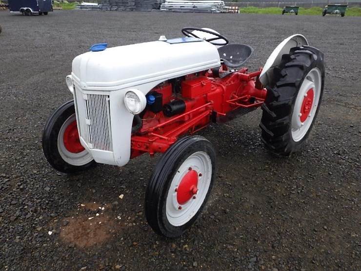 ford-tractor-image-1