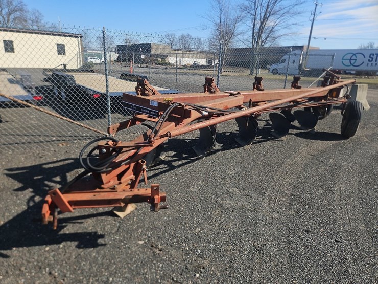 international-730-image-1