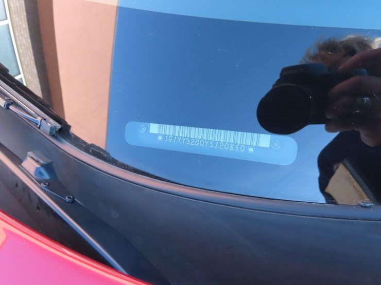 2000-chevrolet-corvette-roadster-image-11