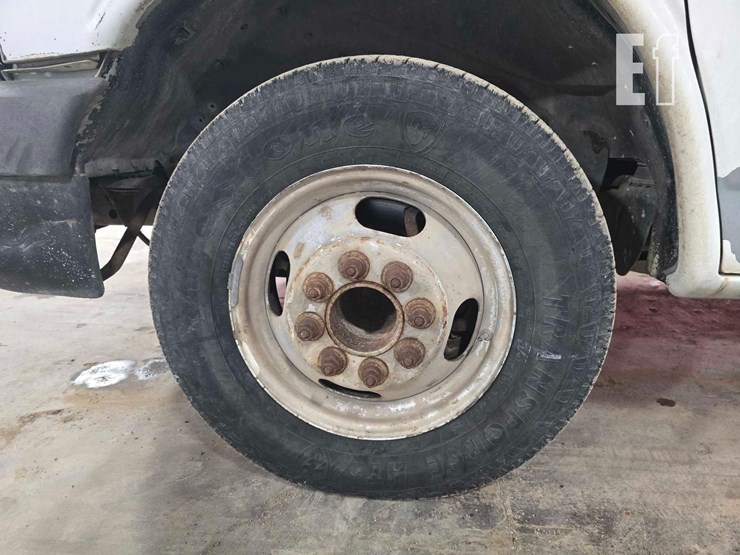 2005-gmc-savana-g3500-image-19