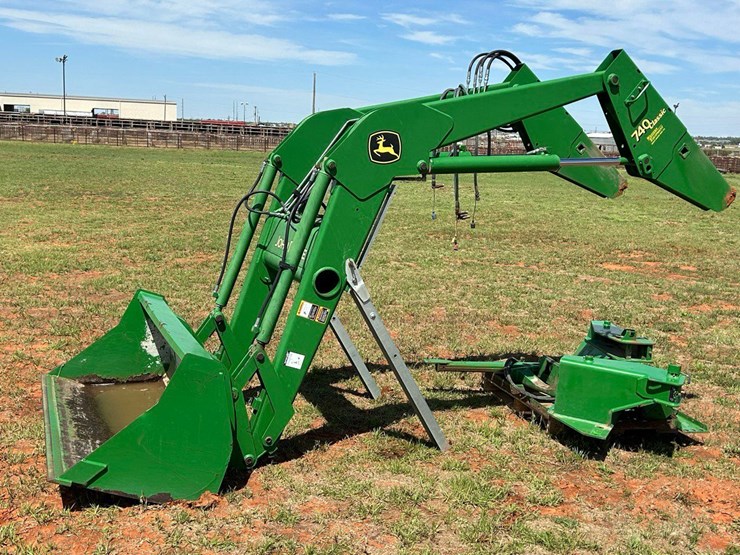 john-deere-740-image-1