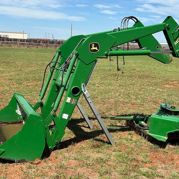 JOHN DEERE 740