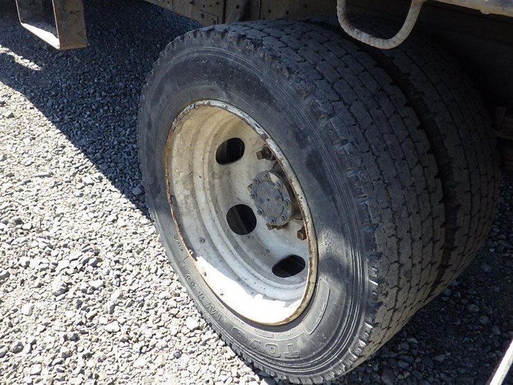 2000-isuzu-nqr-image-18