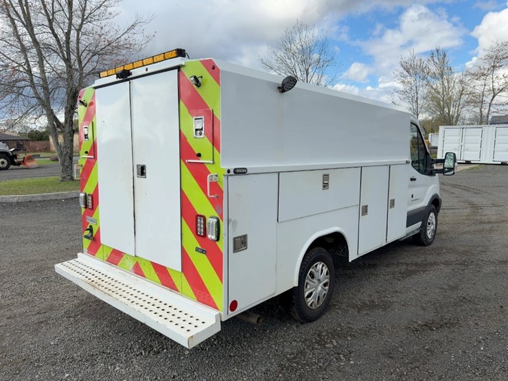 2019-utility-van-image-5