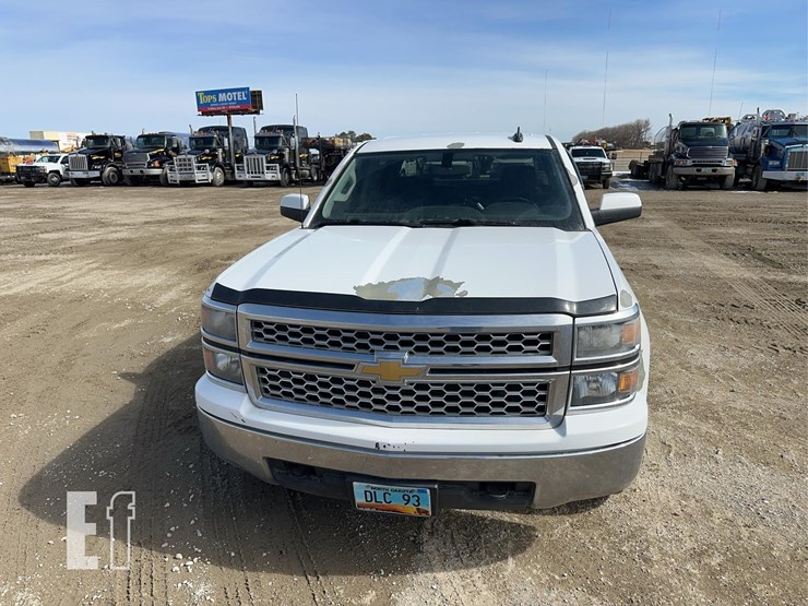 2015-chevrolet-silverado-1500-image-2