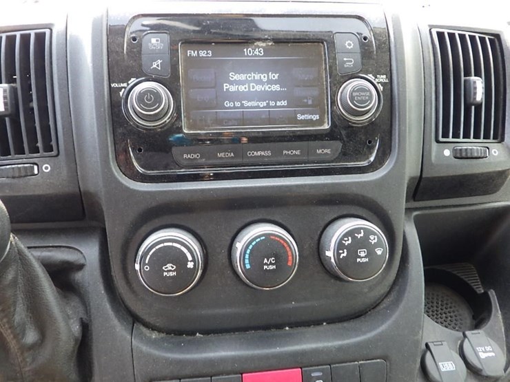 2018-dodge-3500-image-30