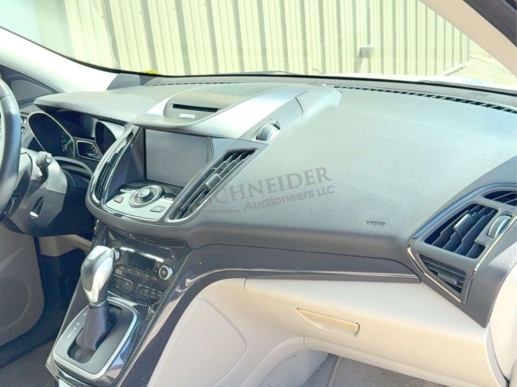 2014-ford-escape-titanium-image-28