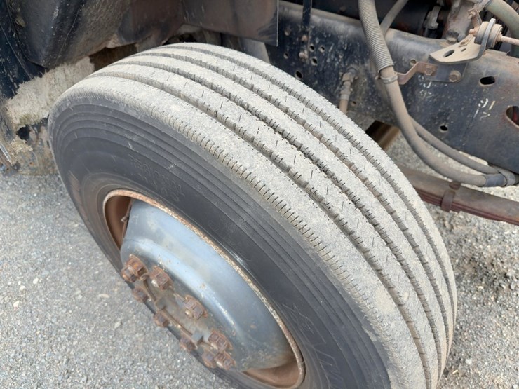 1992-international-4700-image-11