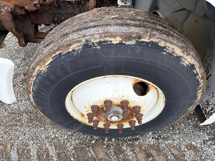 2018-hino-338-image-15