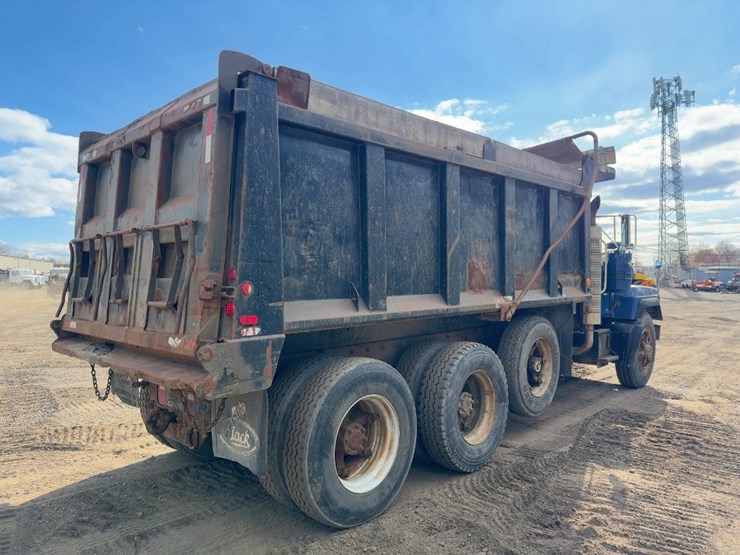 1998-mack-rd690s-image-5