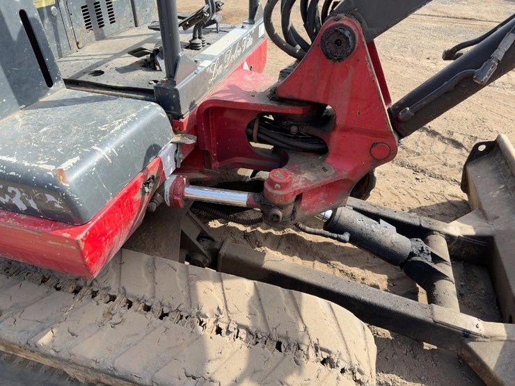 2007-takeuchi-tb135-image-11