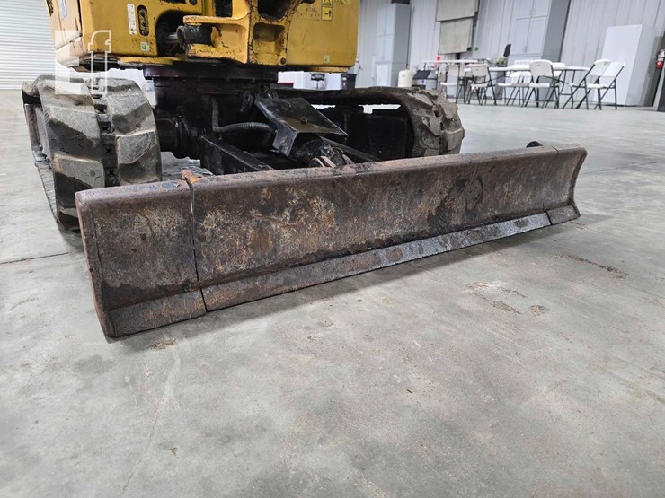 2021-caterpillar-301.8-image-12