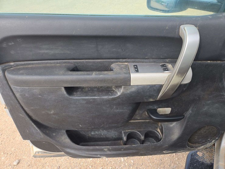 2013-chevrolet-silverado-3500hd-image-12