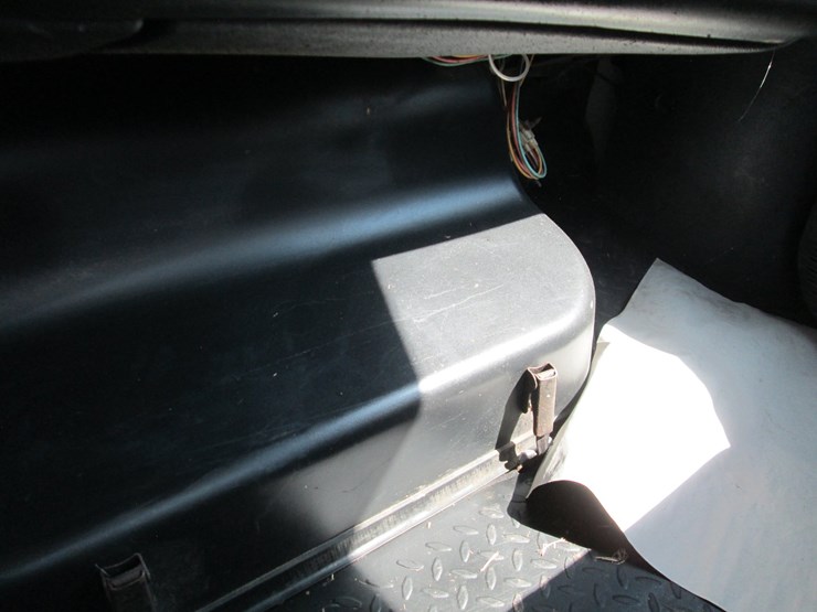 #46152-•-2005-chevrolet-s/a-single-cab-flatbed-truck-1gdg5c1e75f902740-image-36