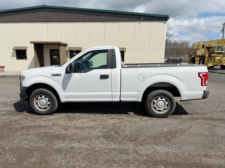 2016-ford-f150-xl-image-2