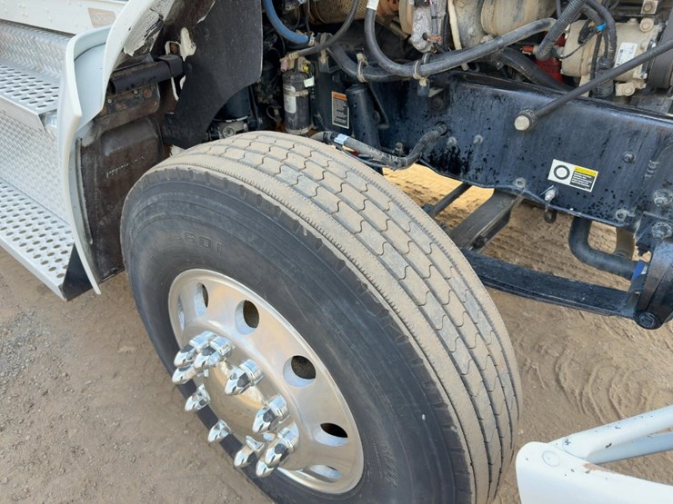 2017-kenworth-t270-image-12