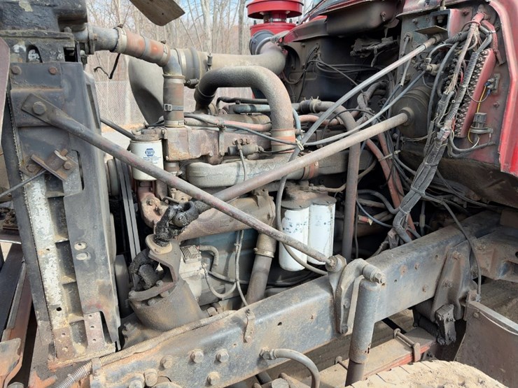 1983-mack-rd685s-image-8