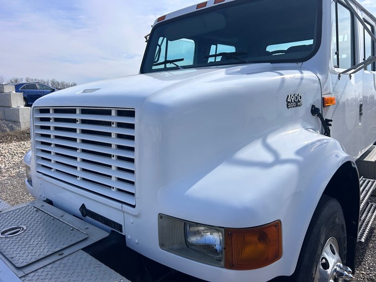 #1008-•-international-cab-and-chassis-image-10